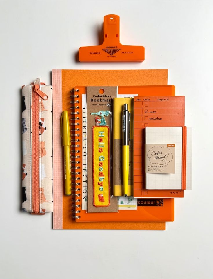 Kit alura - Caja de Papelería Mensual para Journaling