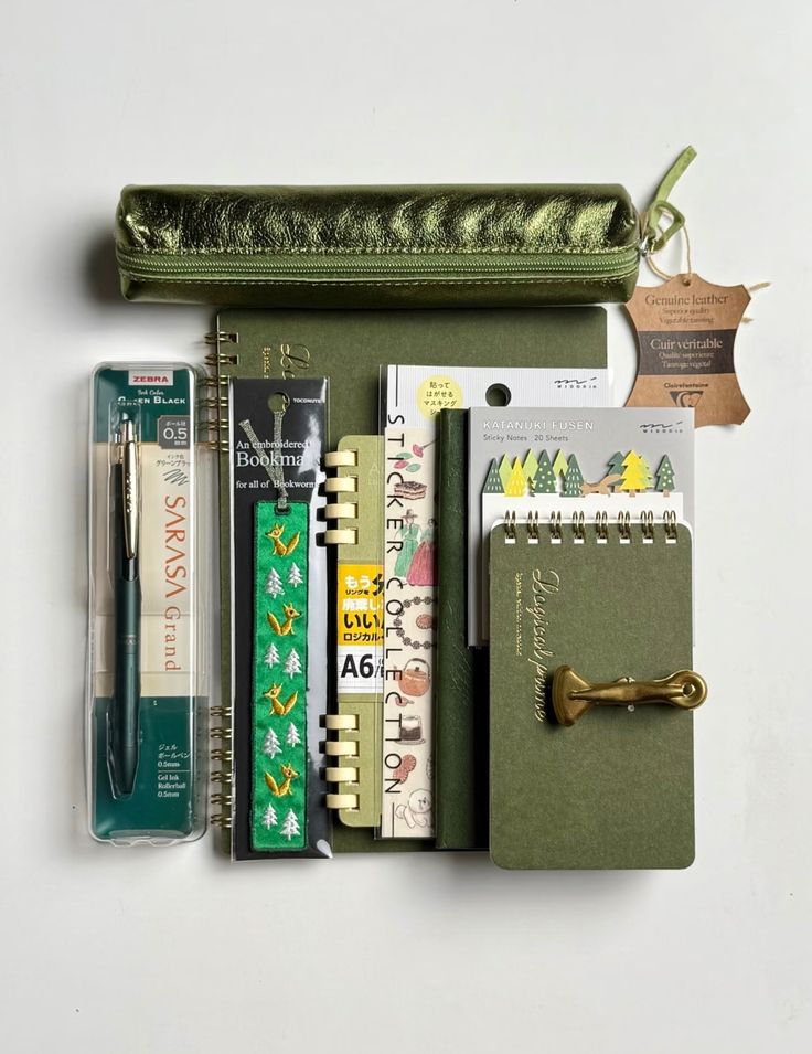 Kit alura - Caja de Papelería Mensual para Journaling